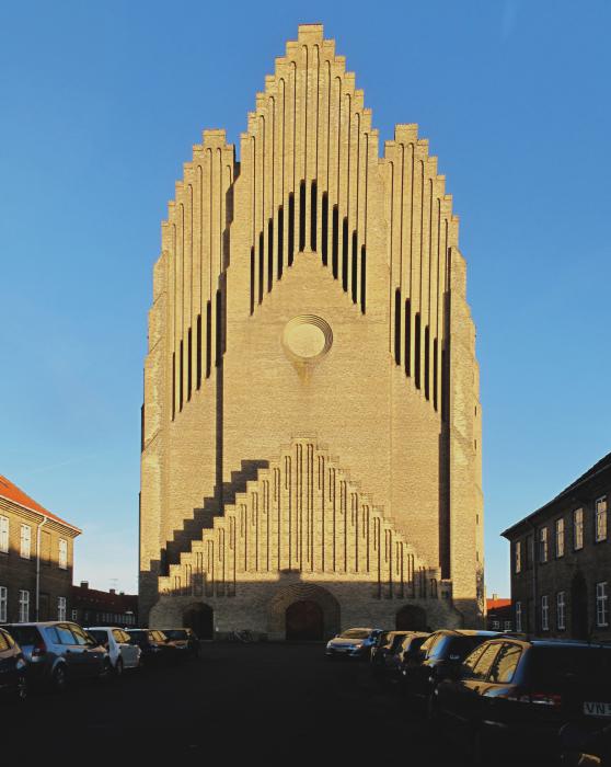 Grundtv kirke - Bygg i Tegel